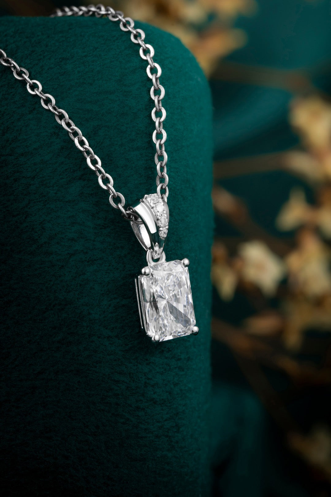 Pt900 Lab Grown Diamond Pendant