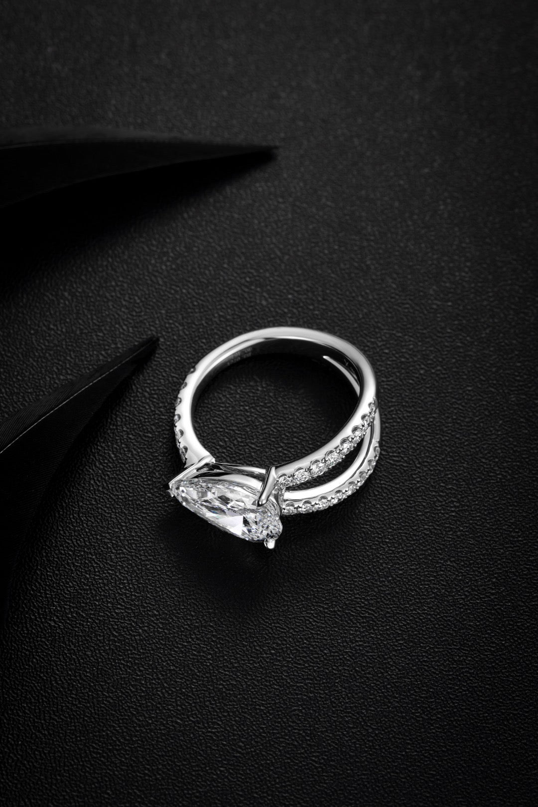Pt900 Lab Grown Diamond Ring