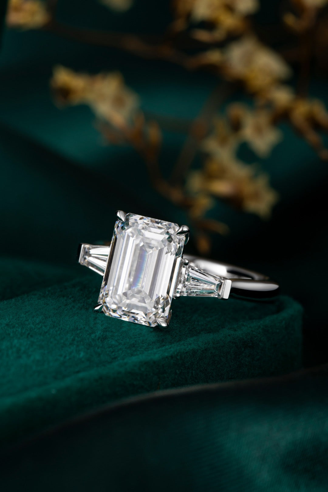 Pt900 Lab Grown Diamond Ring 4.0CT