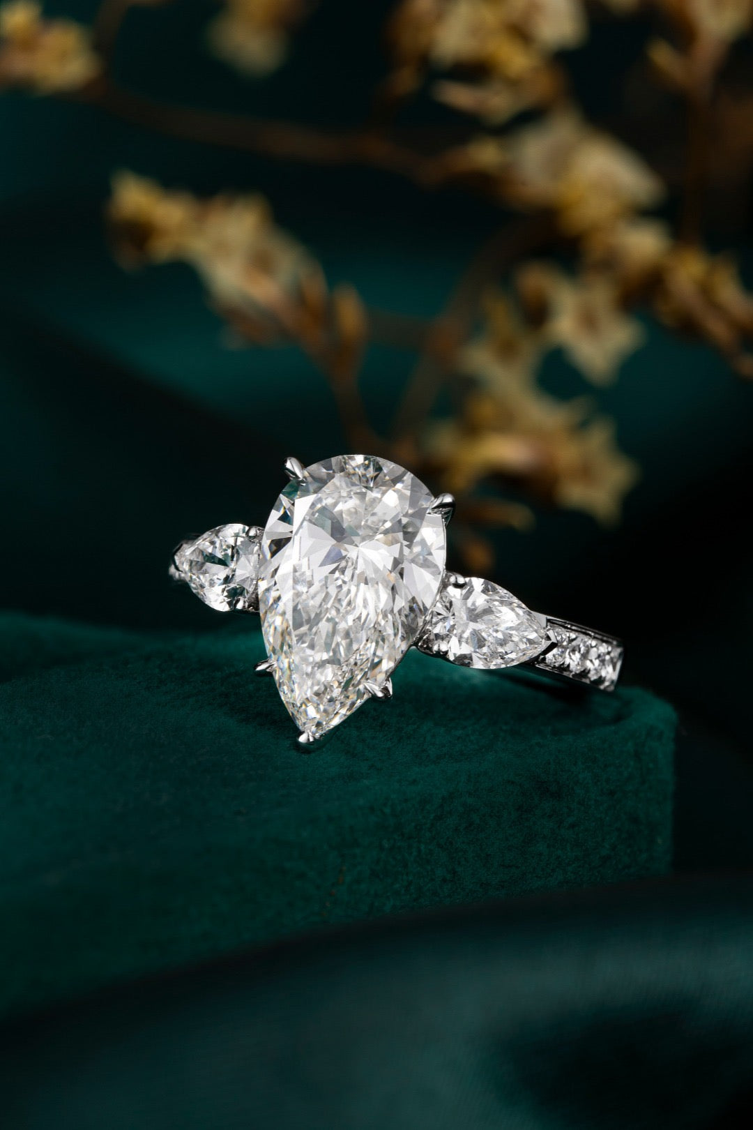 Pt900 Lab Grown Diamond Ring 3.0CT