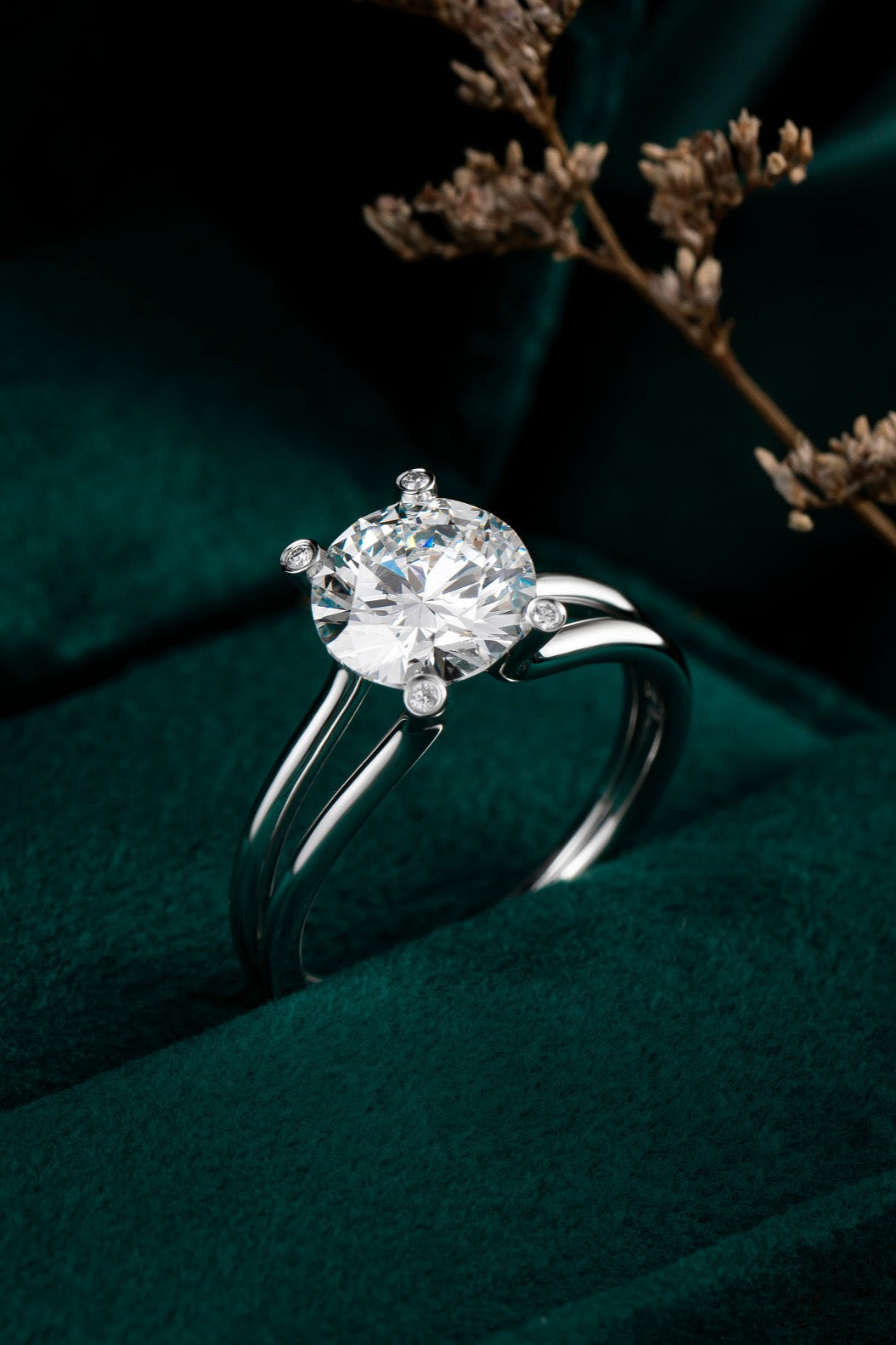 Pt900 Lab Grown Diamond Ring 2.0CT