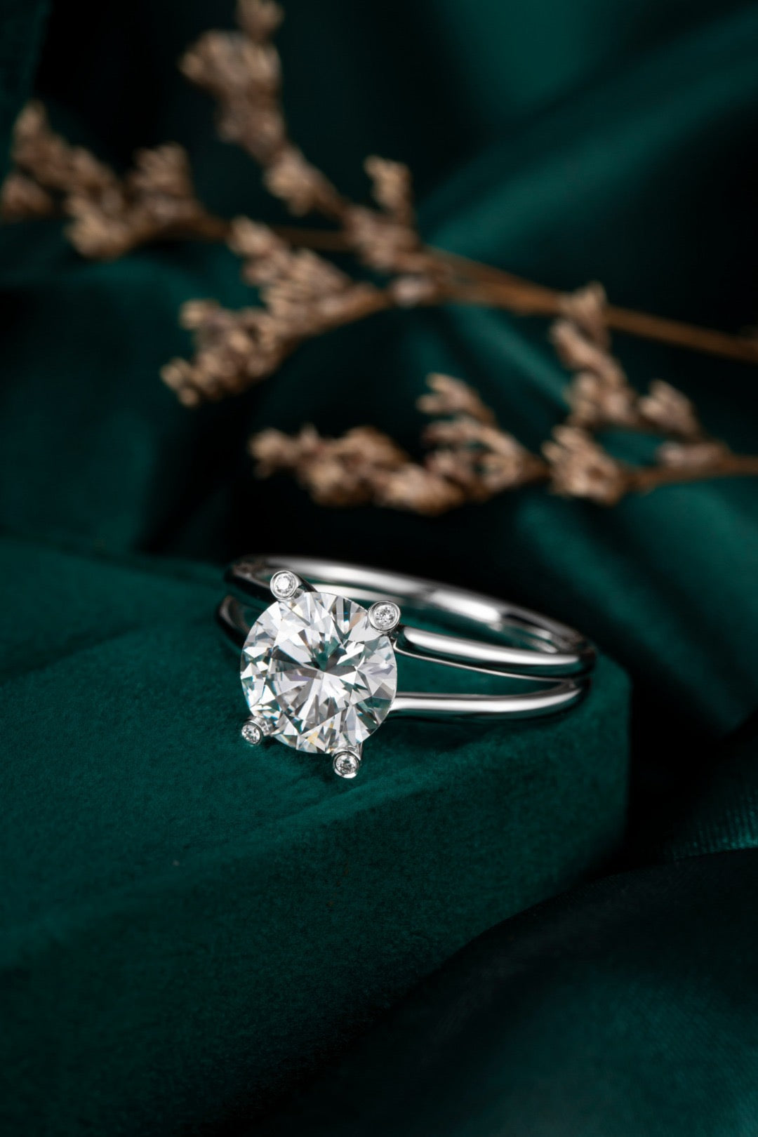 Pt900 Lab Grown Diamond Ring 2.0CT