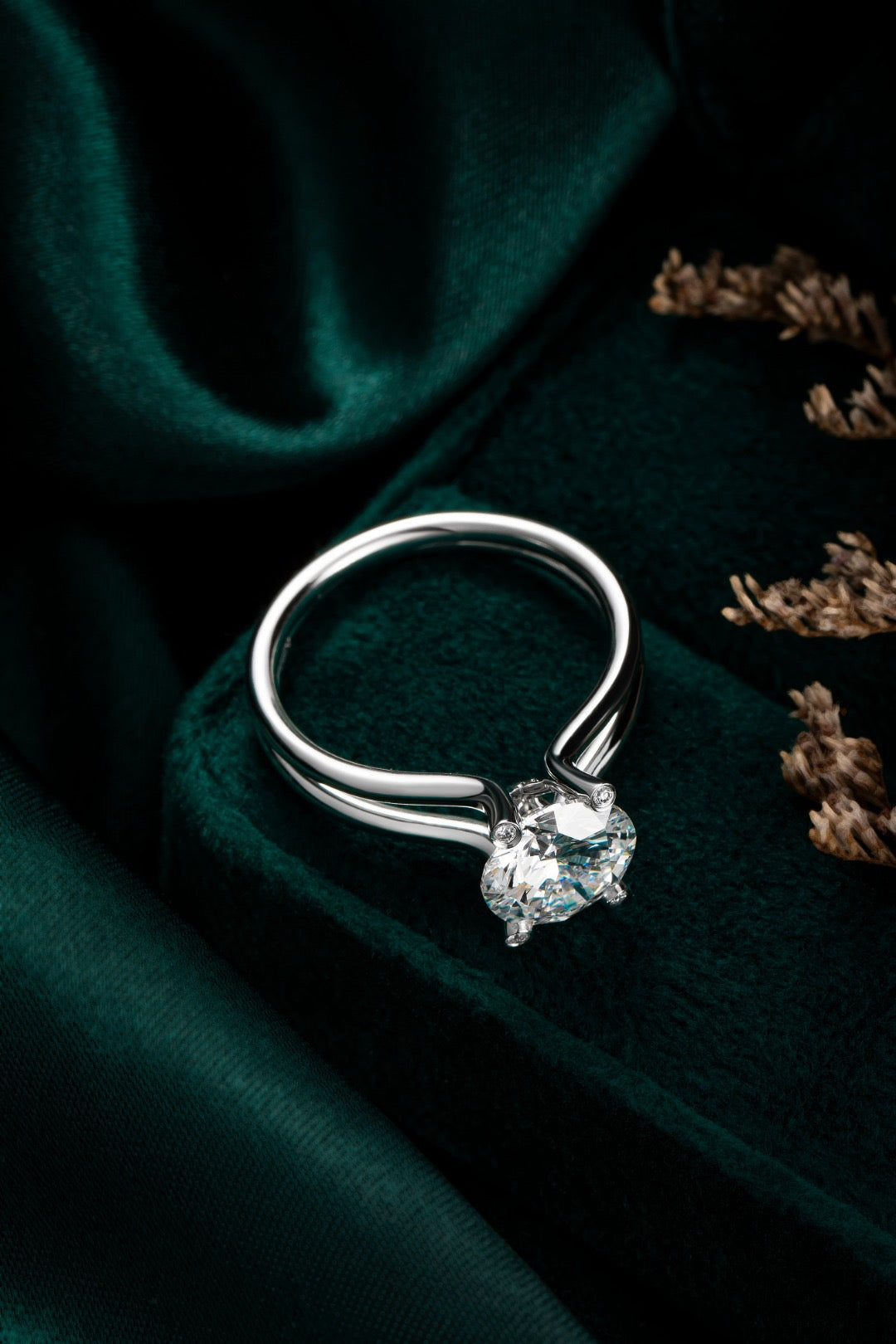 Pt900 Lab Grown Diamond Ring 2.0CT