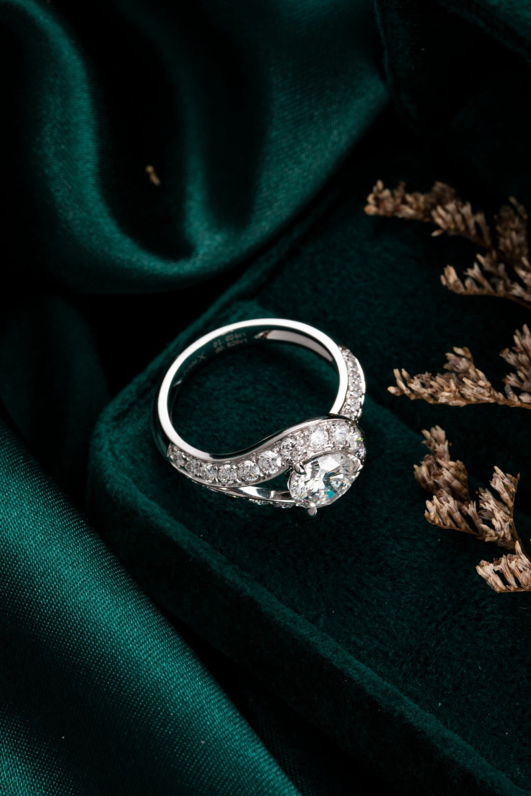 Burton Jewelry - Pt900 Lab Grown Diamond Ring-1ct DIAMOND RING