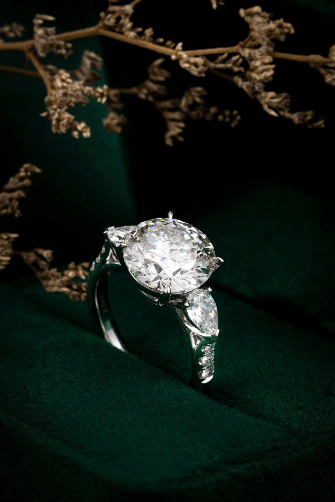 Pt900 Lab Grown Diamond Ring 5.0CT