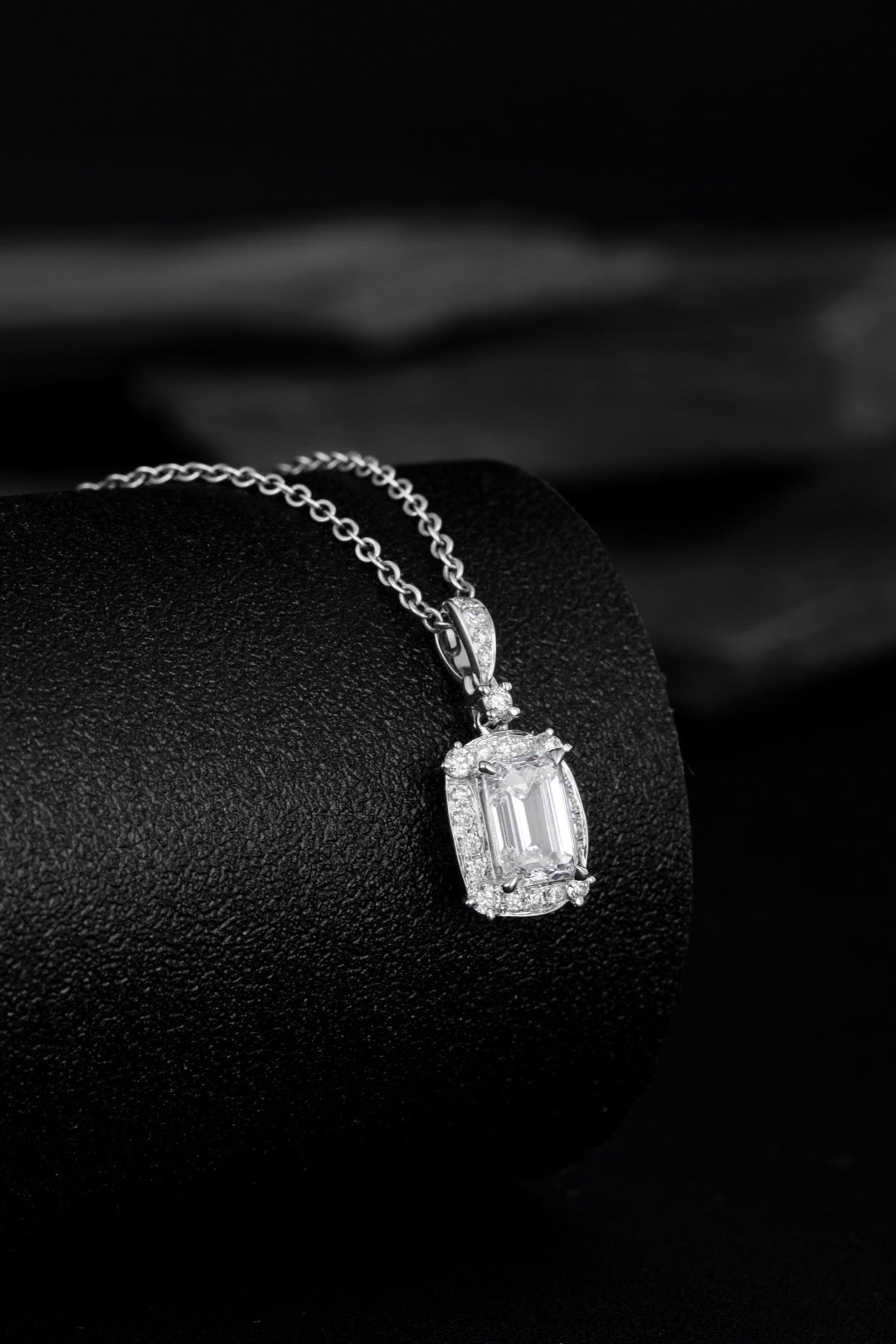 Pt900 Lab Grown Diamond Pendant