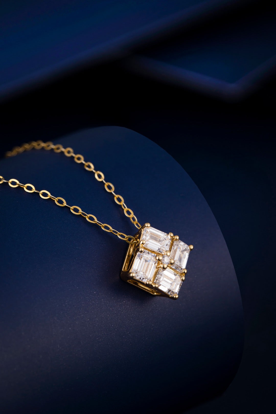 18K Lab Grown Diamond Pendant