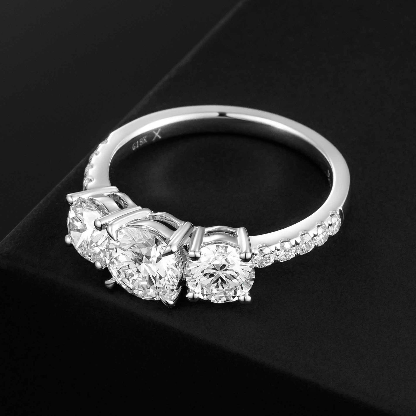 18K Lab Grown Diamond Ring