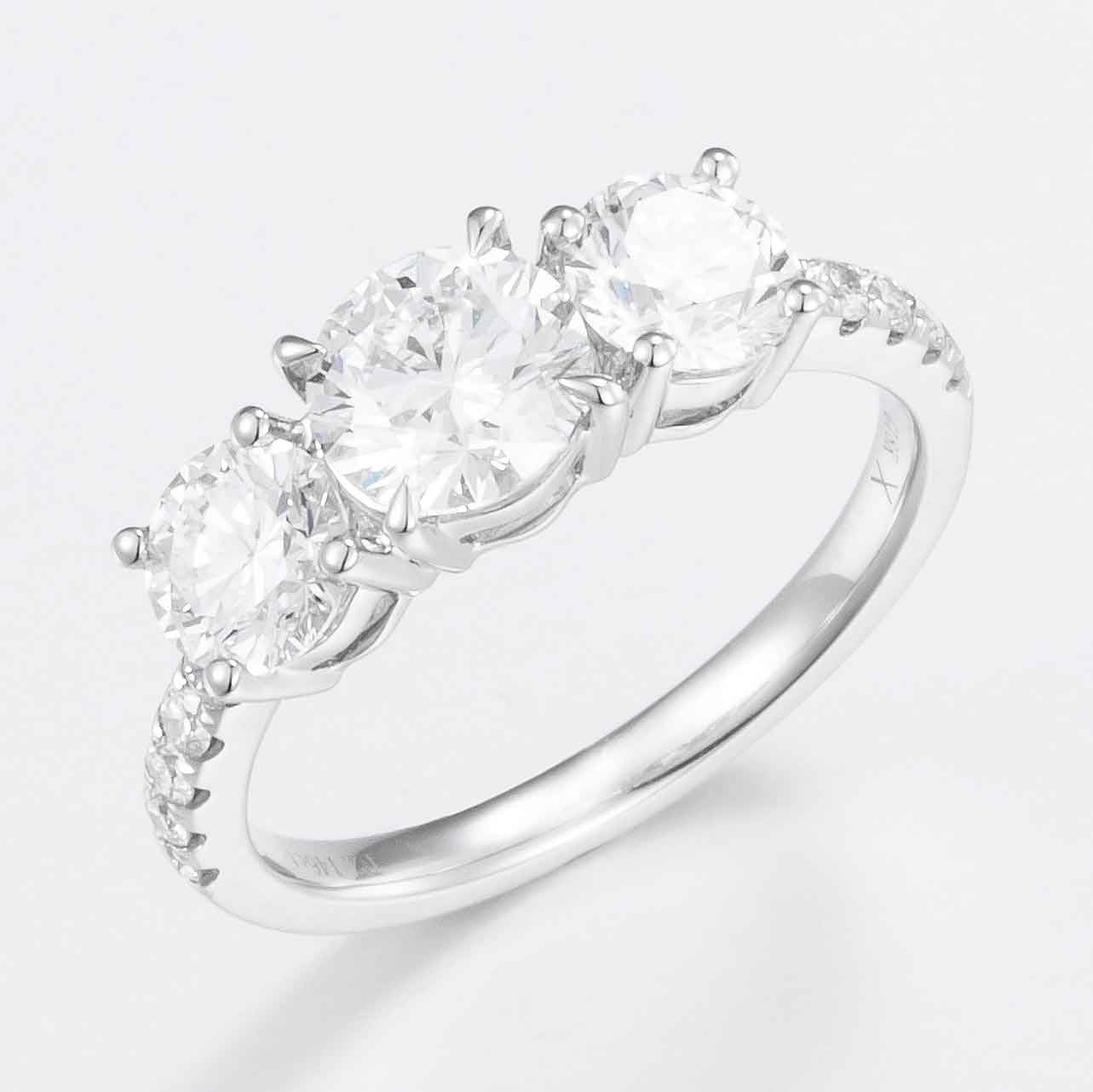 18K Lab Grown Diamond Ring