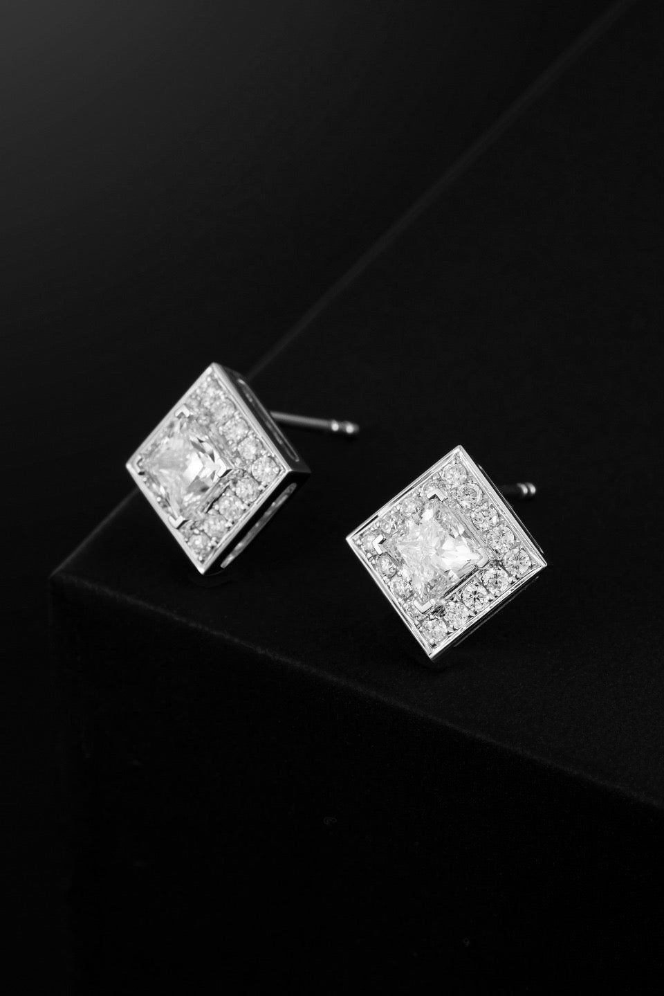 18K Lab Grown Diamond Earrings