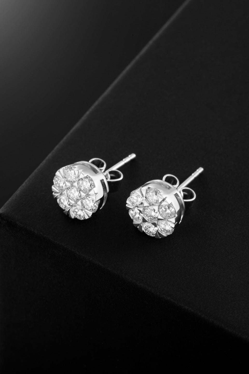 18K Lab Grown Diamond Earrings