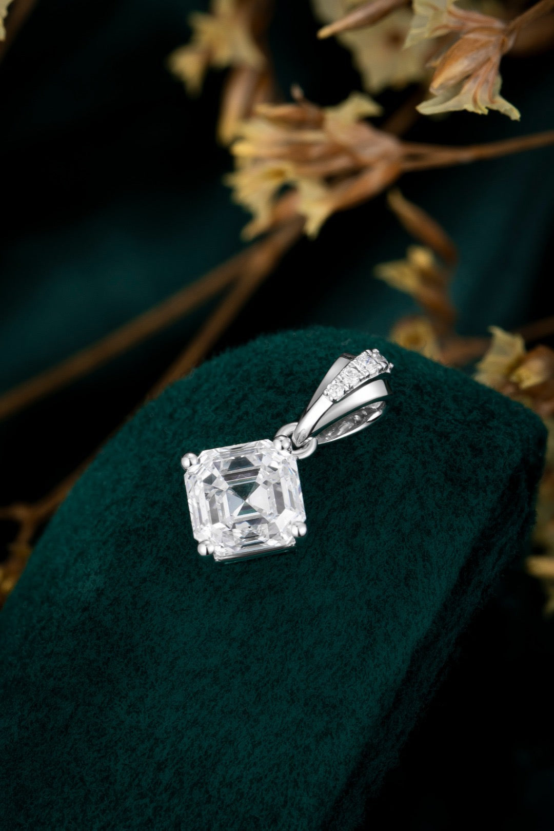 Pt900 Lab Grown Diamond Pendant