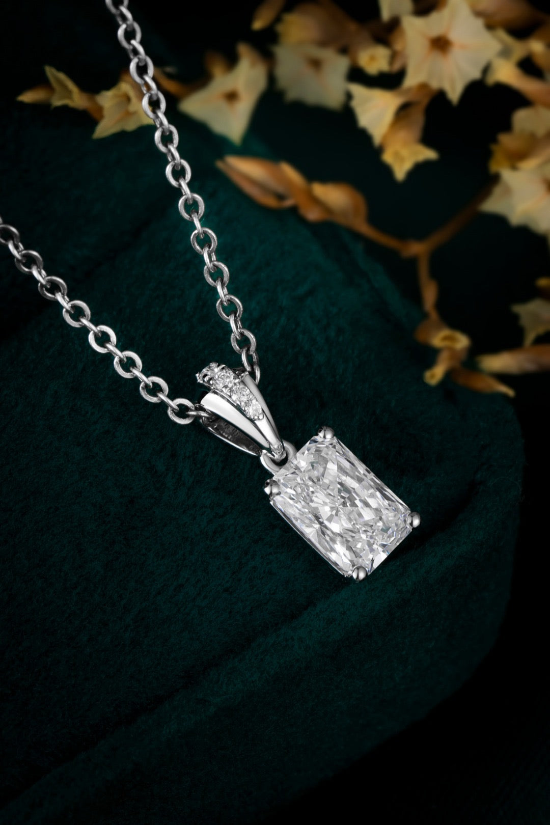 Pt900 Lab Grown Diamond Pendant