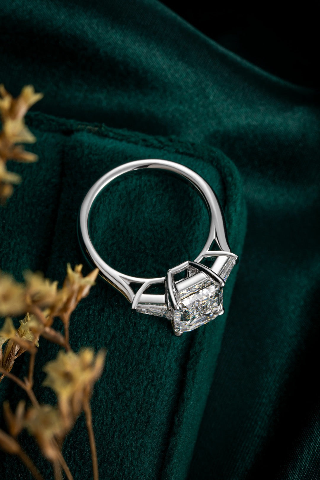 Pt900 Lab Grown Diamond Ring 4.0CT