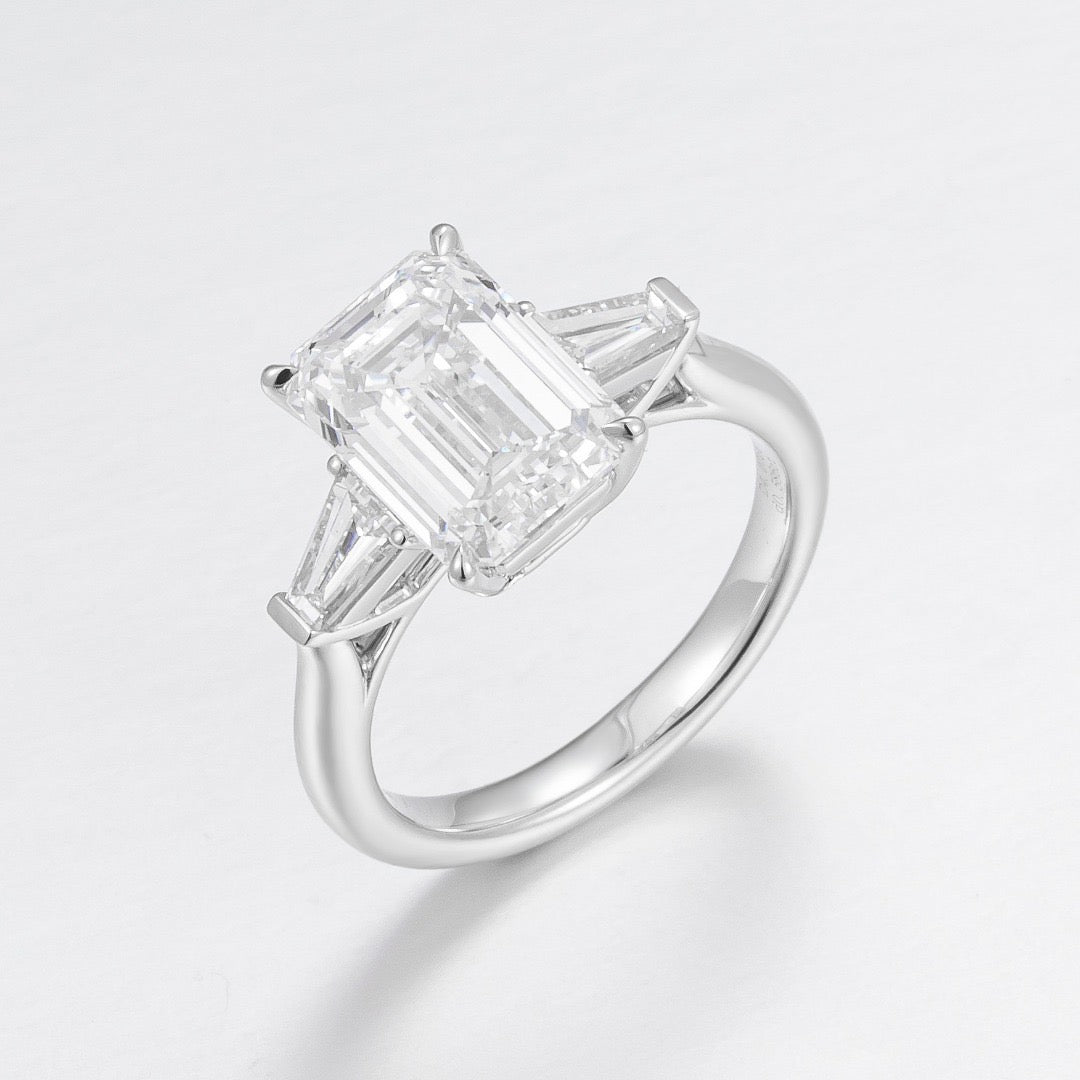 Pt900 Lab Grown Diamond Ring 4.0CT