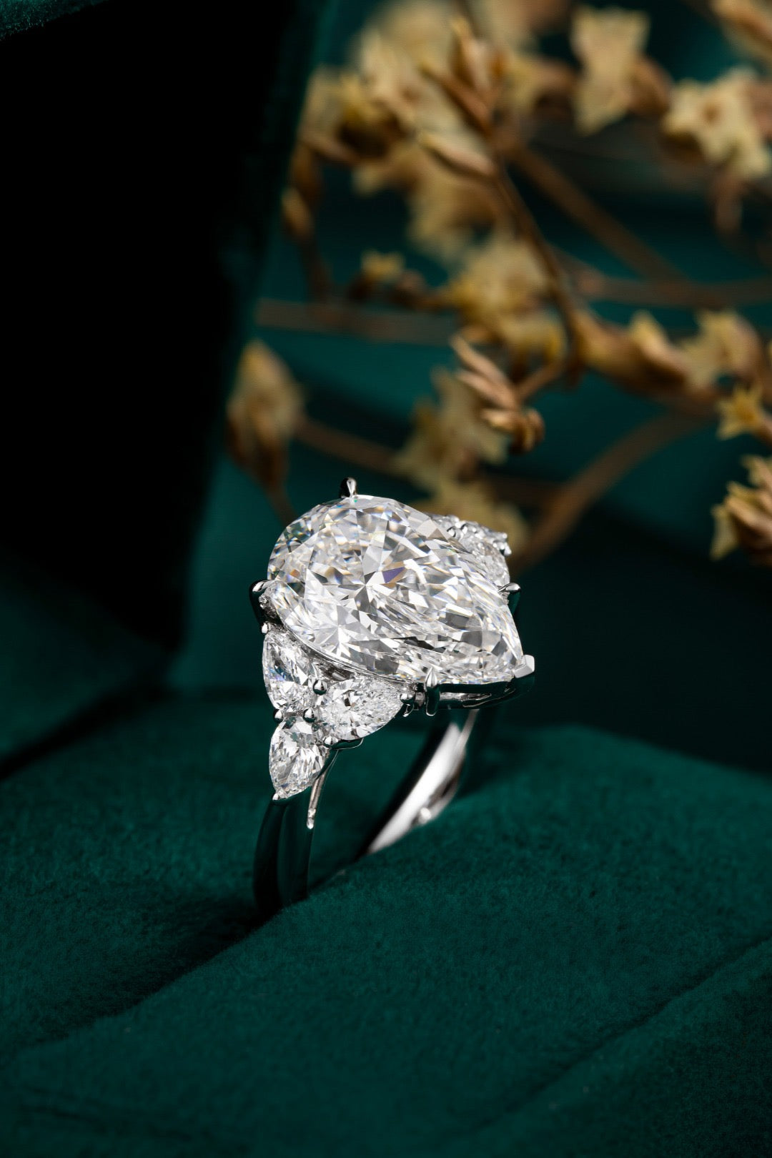 Pt900 Lab Grown Diamond Ring 5.0CT