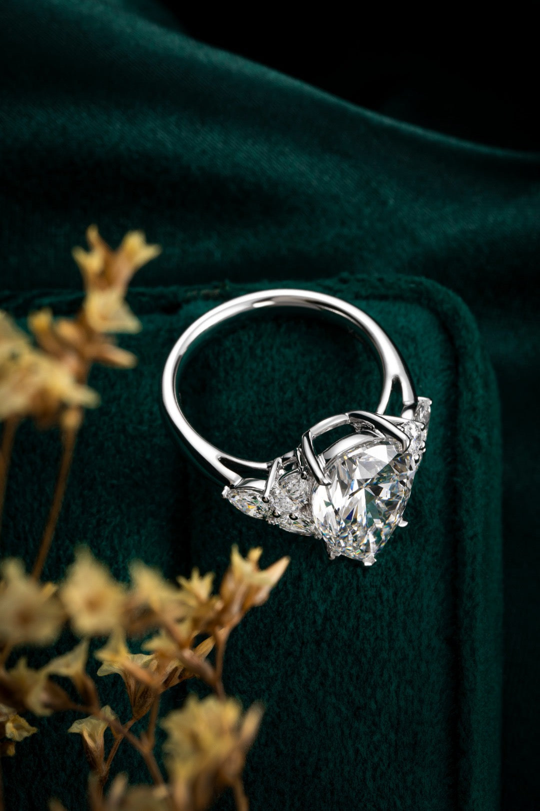 Pt900 Lab Grown Diamond Ring 5.0CT