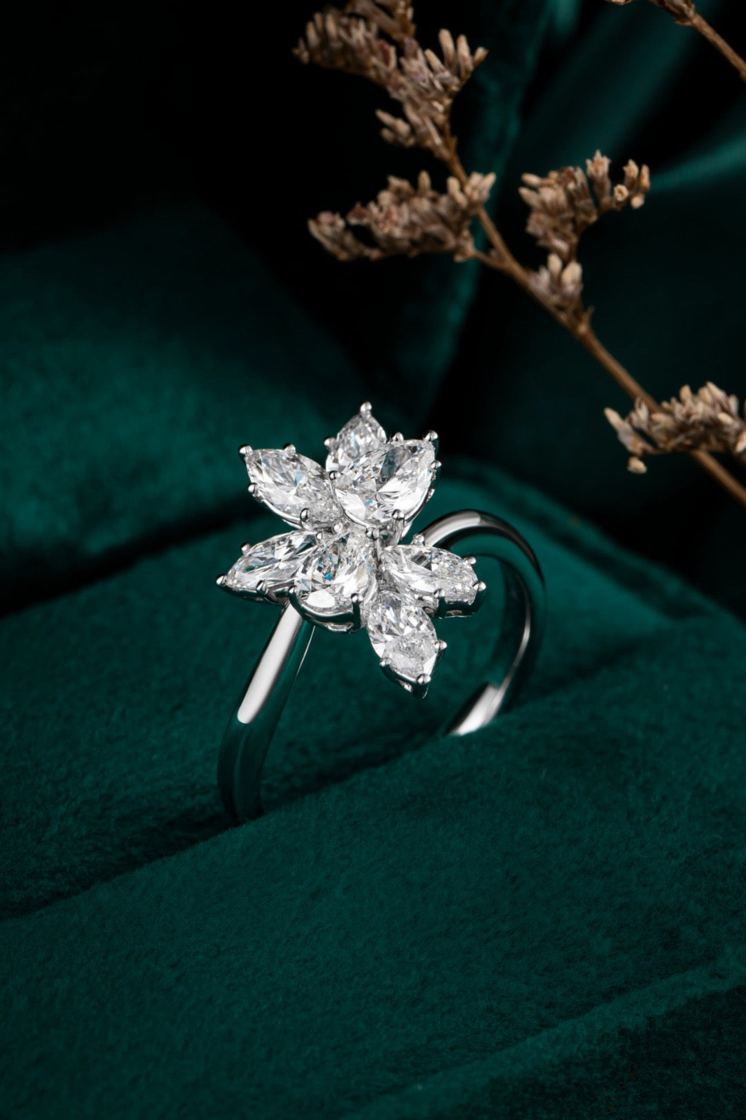 Pt900 Lab Grown Diamond Ring