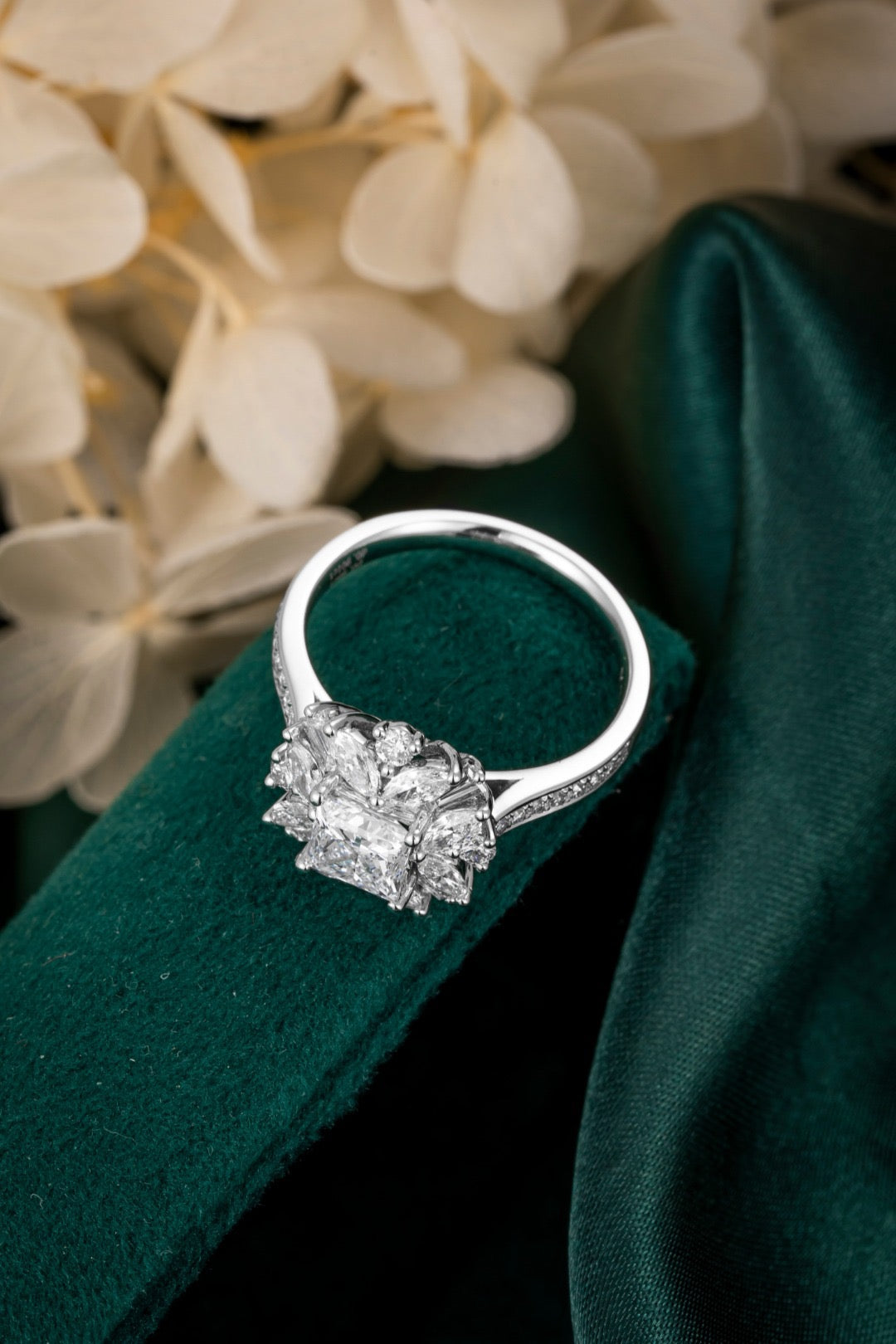 Pt900 Lab Grown Diamond Ring