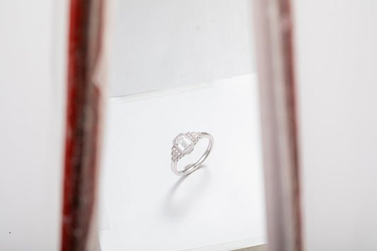 Pt900 Lab Grown Diamond Ring