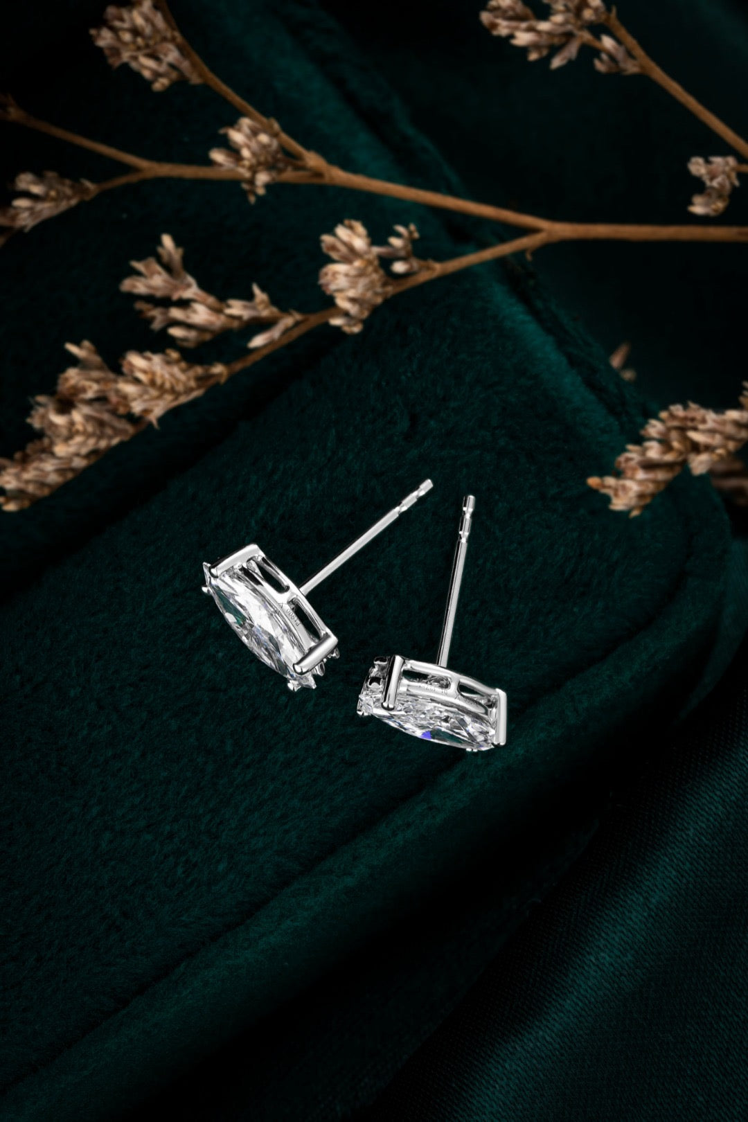 Pt900 Lab Grown Diamond Earrings 0.70CT