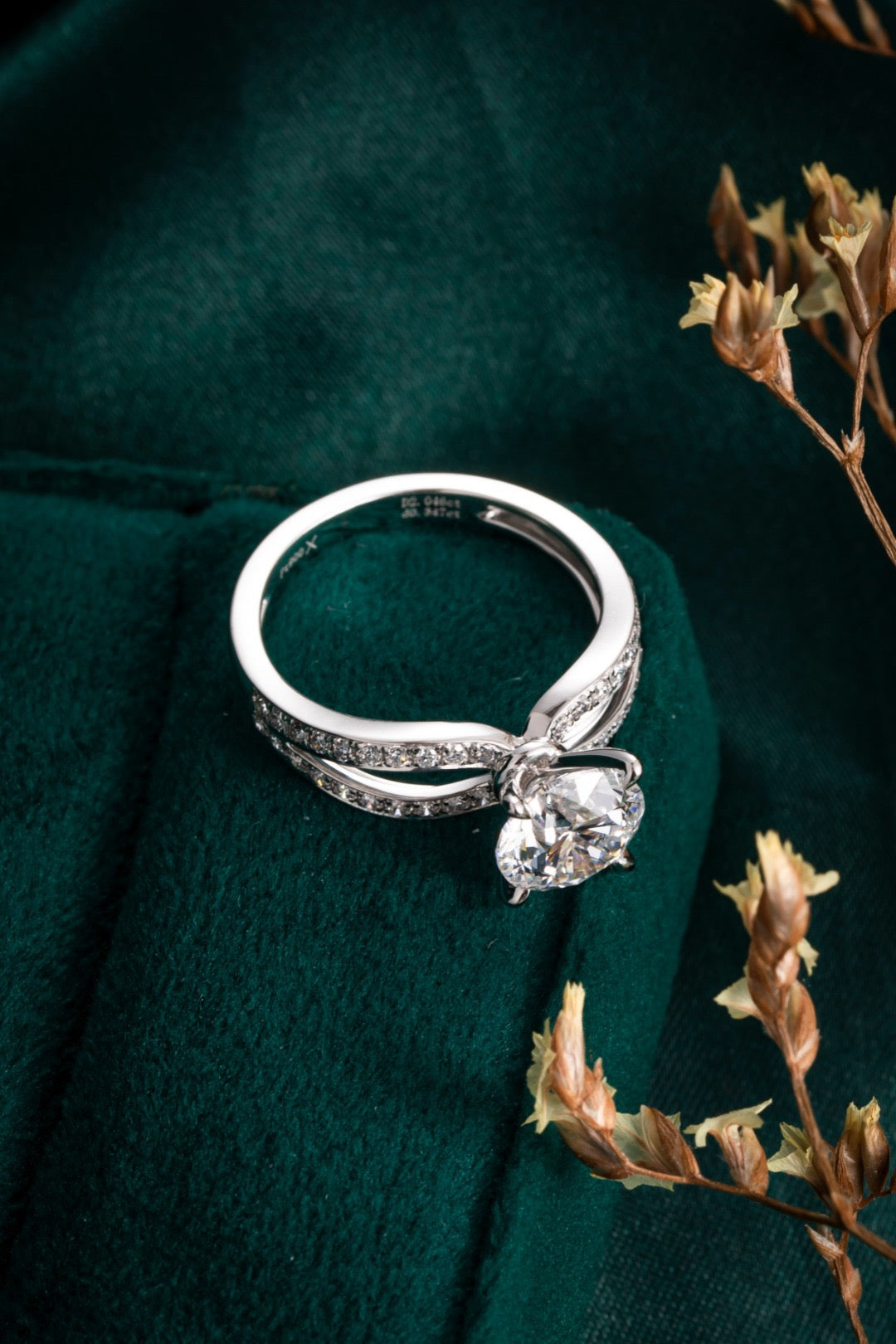 Burton Jewelry - Pt900 Lab Grown Diamond Ring 2.0CT