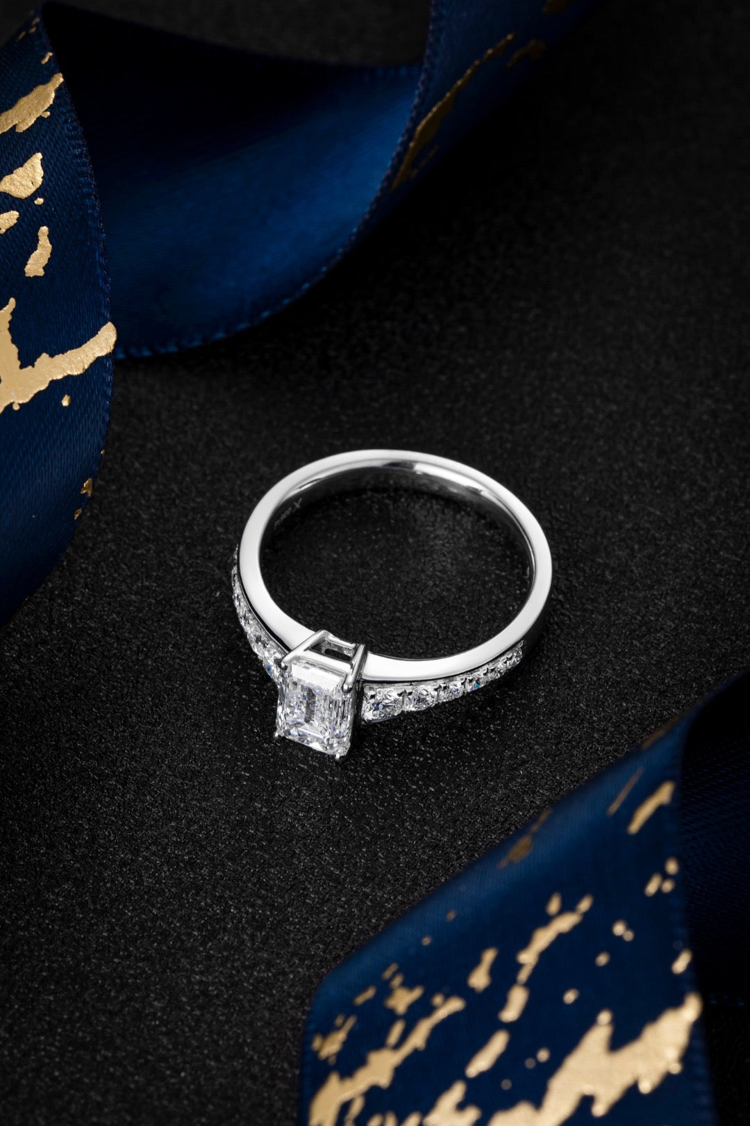 Pt900 Lab Grown Diamond Ring