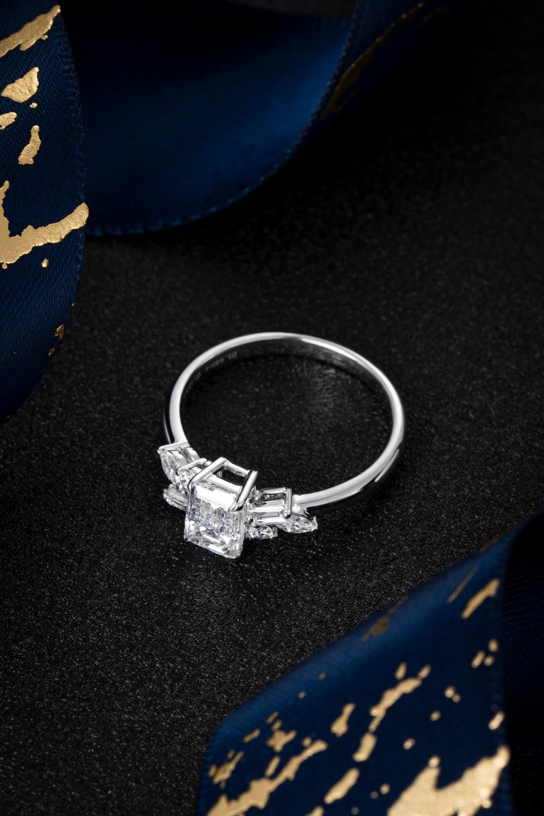 Pt900 Lab Grown Diamond Ring