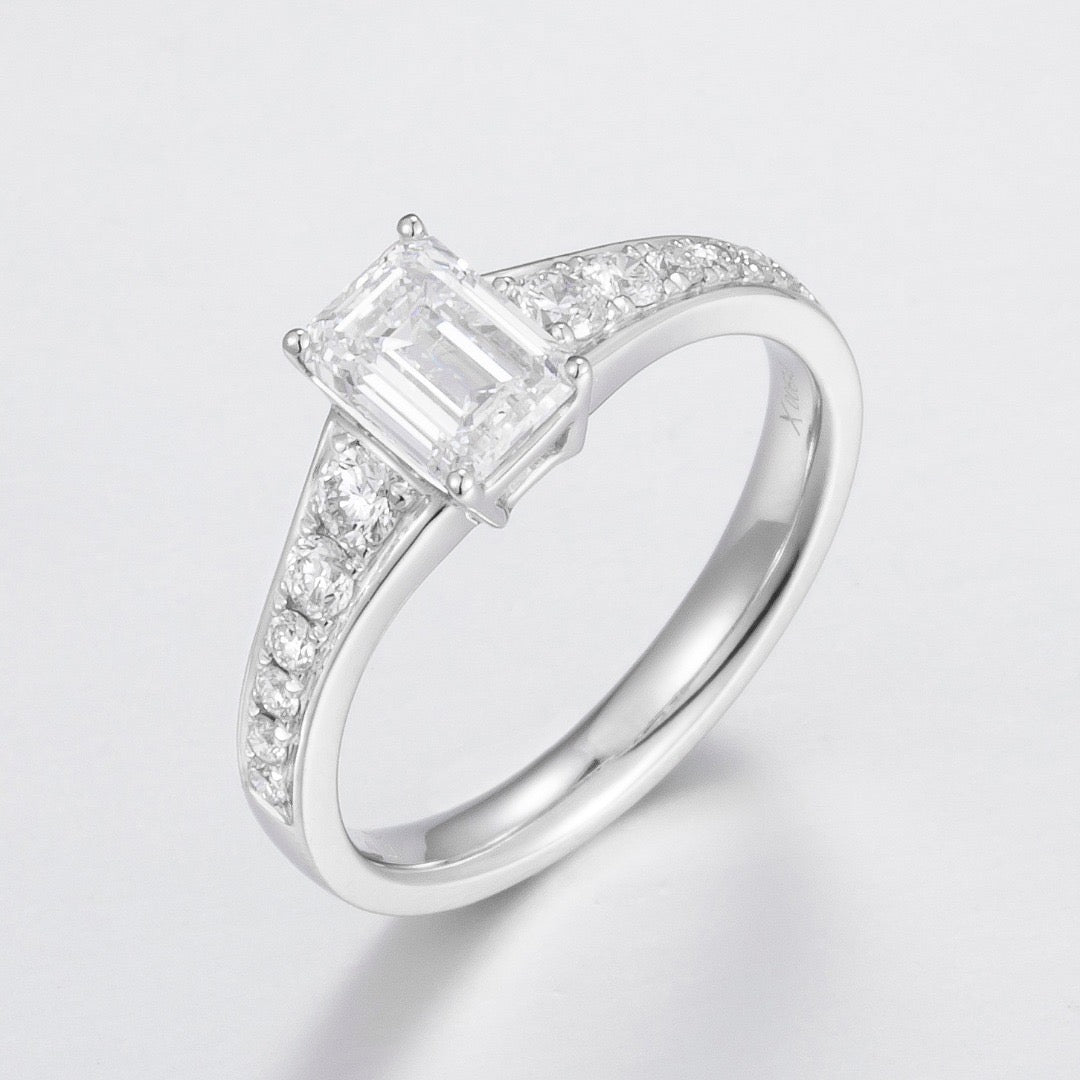 Pt900 Lab Grown Diamond Ring