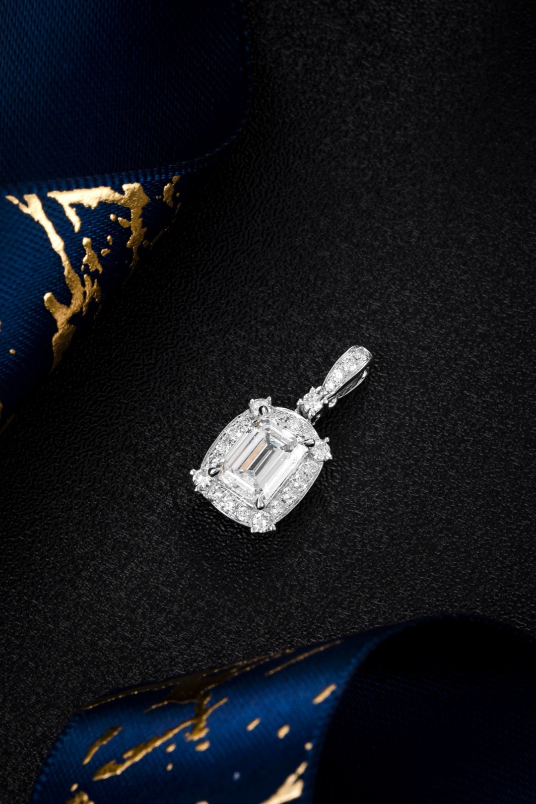 Pt900 Lab Grown Diamond Pendant