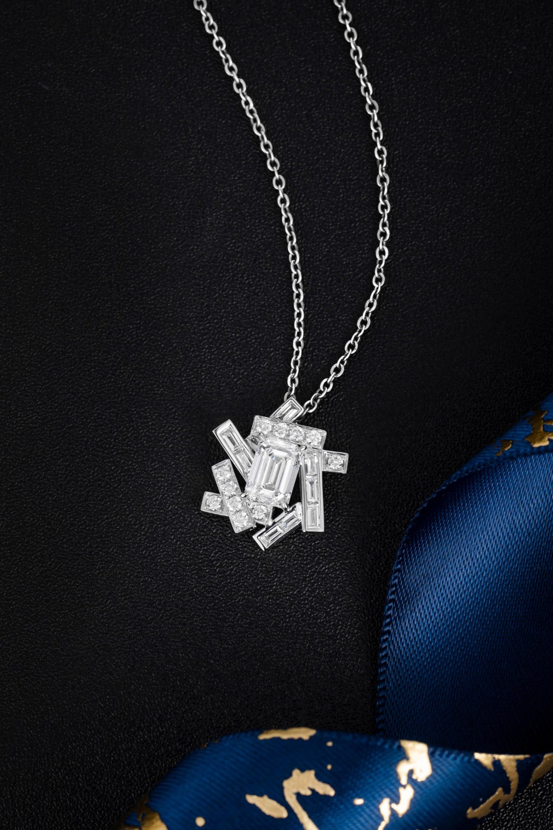 Pt900 Lab Grown Diamond Pendant