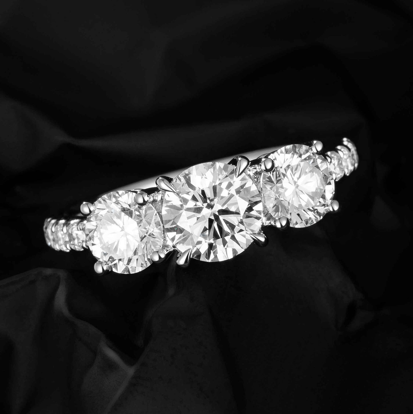 18K Lab Grown Diamond Ring