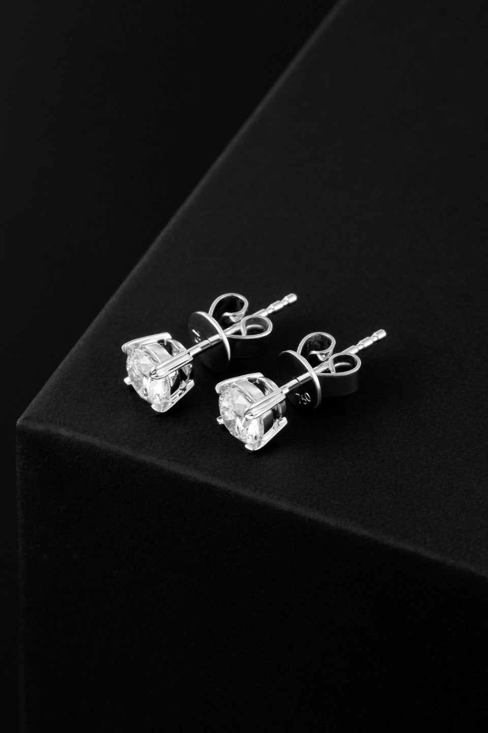 18K Lab Grown Diamond Earrings