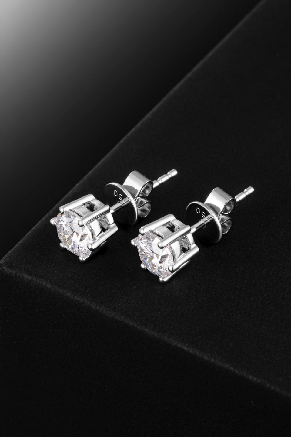 18K Lab Grown Diamond Earrings